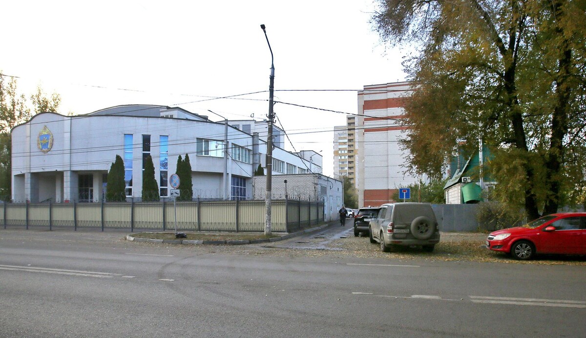 Дорожку, которой много лет пользовались все жители района, перекрывают. Фото: Игорь Филонов  📷
