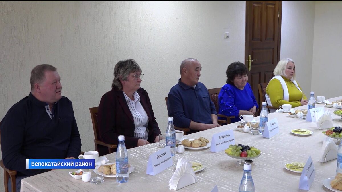    В башкирском селе Новобелокатай Радий Хабиров встретился с семьями погибших бойцов СВО