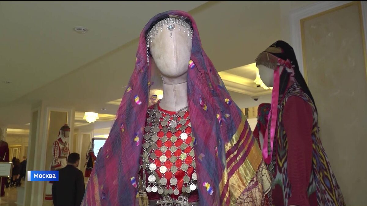    Валентина Матвиенко приняла участие в открытии выставки «Традиционные женские образы России»