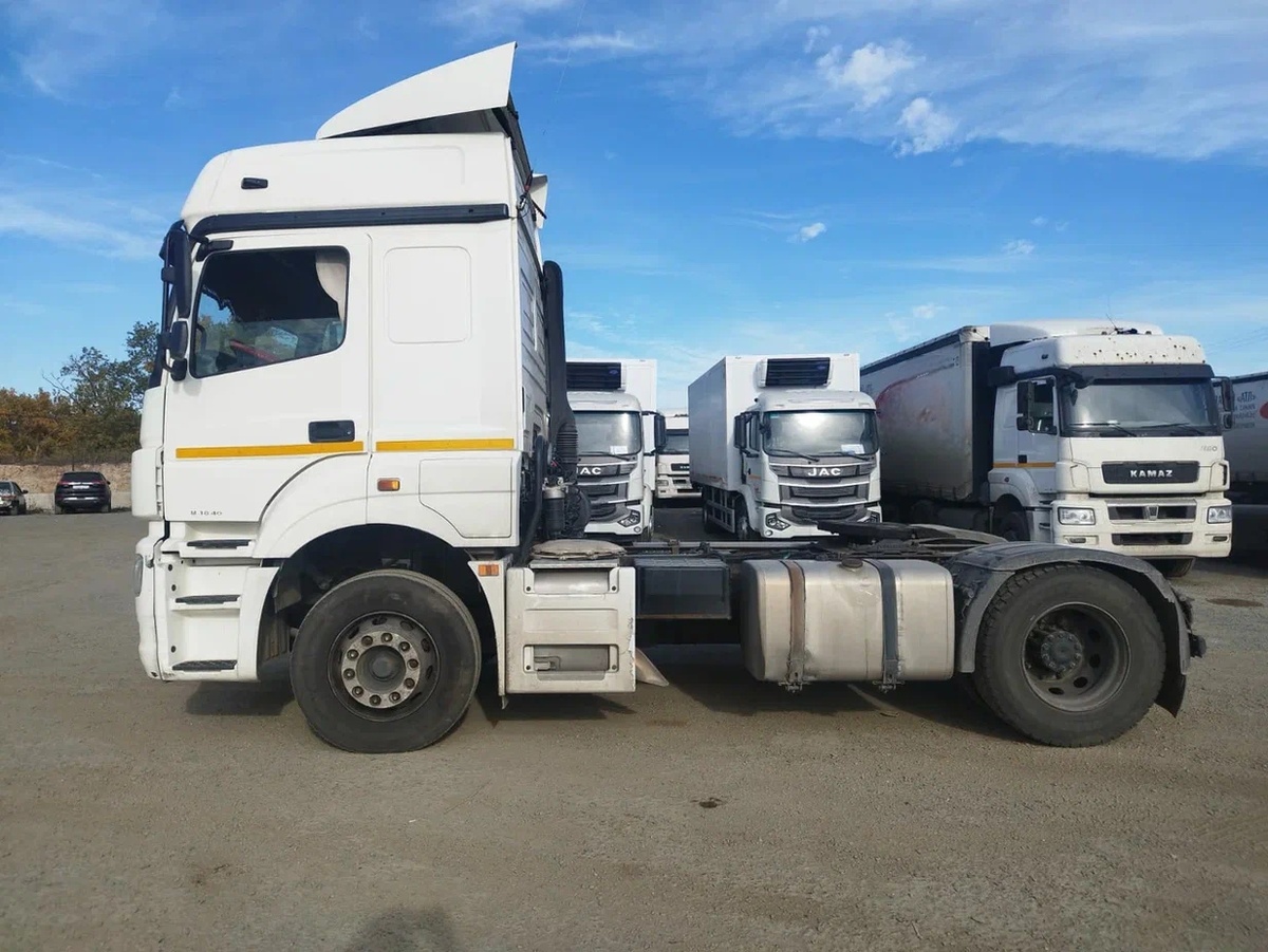 Учитывая возраст грузовиков и их пробег, а также факт возвратного лизинга, большинство лизинговых компаний сразу отказались от сделки