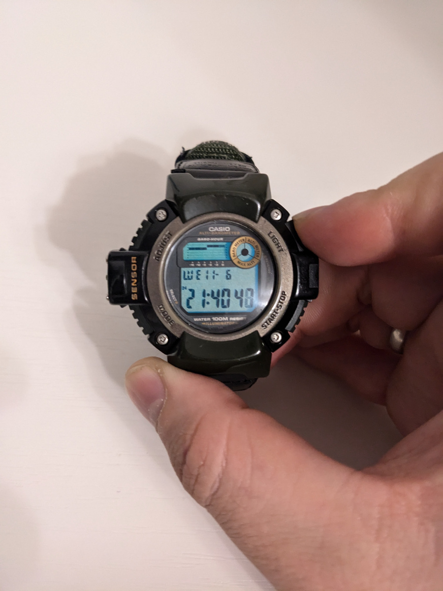 Подсветка яркая и качественная.