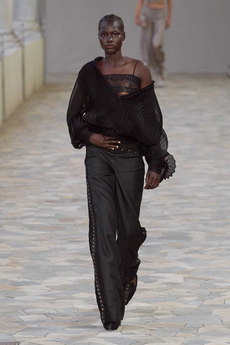 Alberta Ferretti Spring 2025