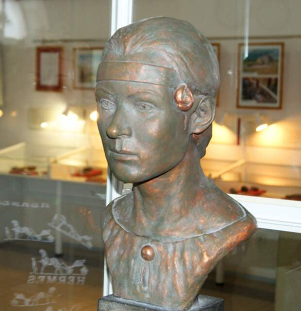 Вот настоящая арийка