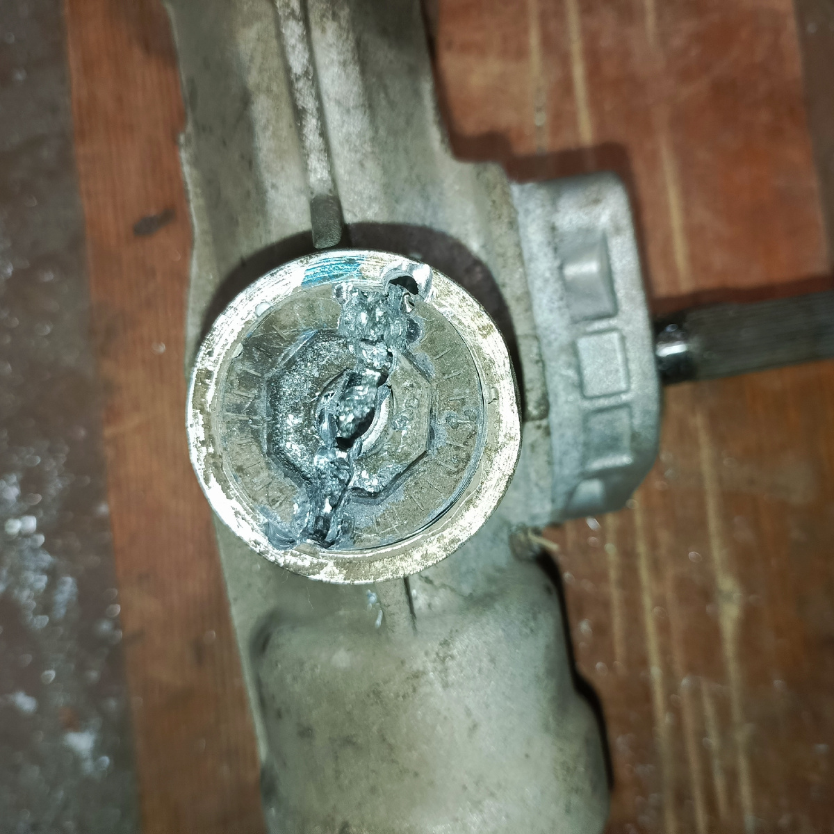 Рассверленная регулировочная гайка