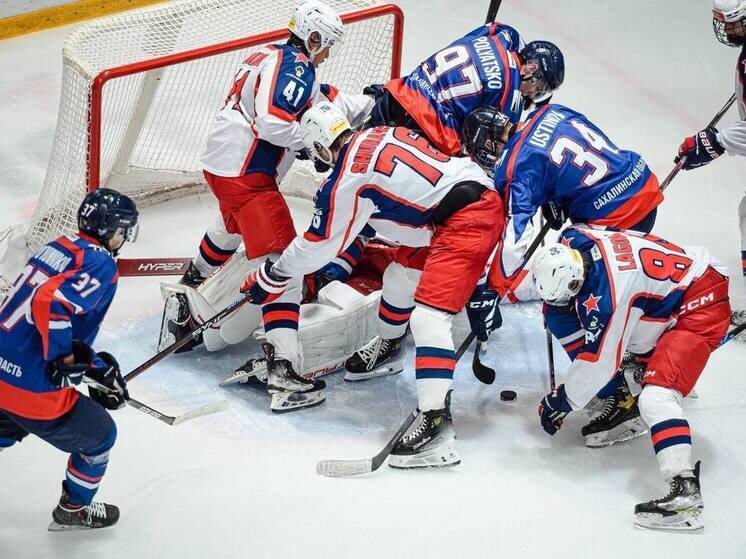     фото: хк "сахалинские акулы"