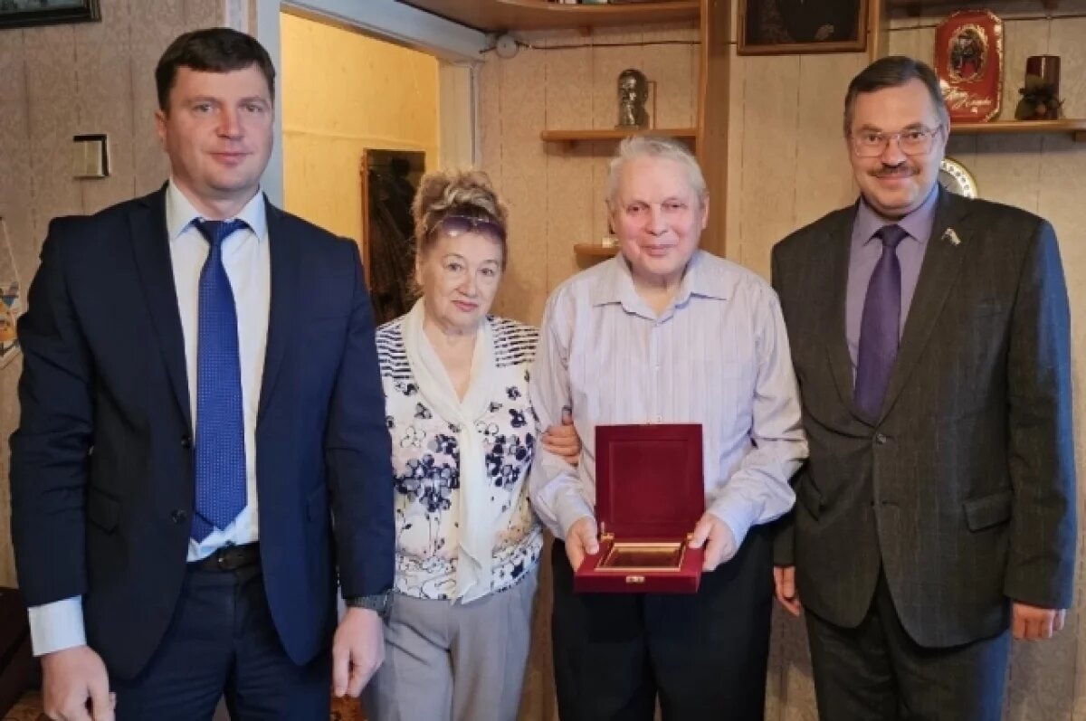    Депутаты поздравили с юбилеем известного камчатского писателя