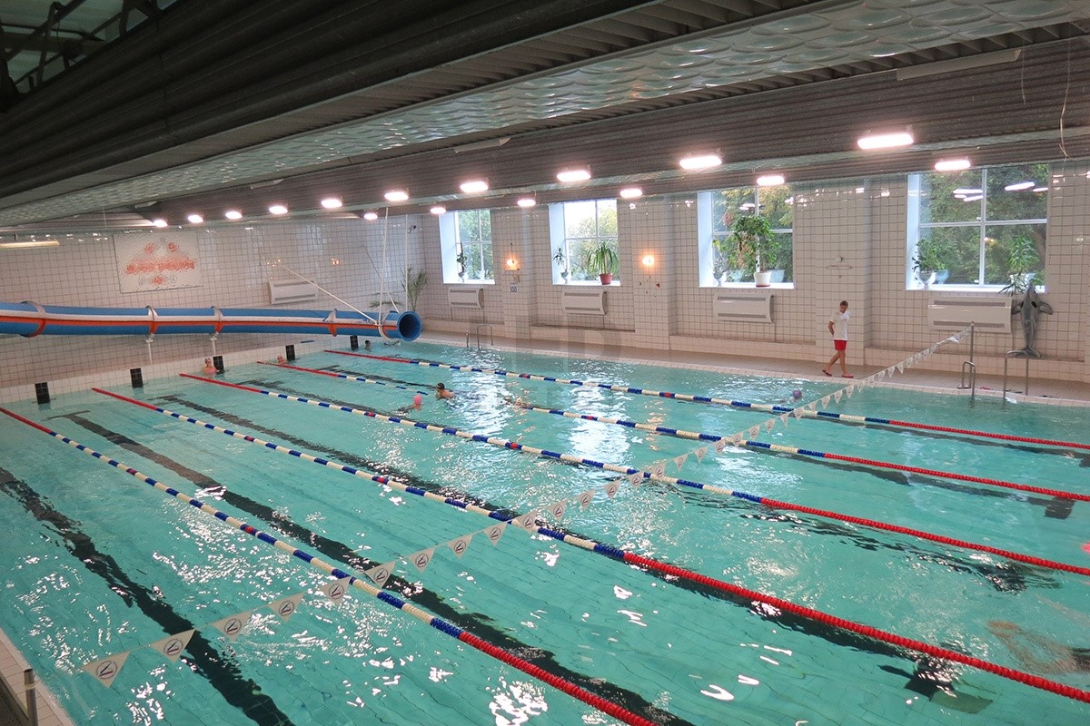 Светодиодное освещение в бассейнах