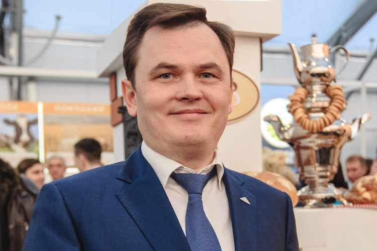    Экс-директор АО «Булочно-кондитерский комбинат» Булат Кутдусов назначен генеральным директором Удмуртской хлебной компании, Сарапульского комбината хлебопродуктов и ООО «Торговая компания «Русь-Матушка».   
Фото: «БИЗНЕС Online»