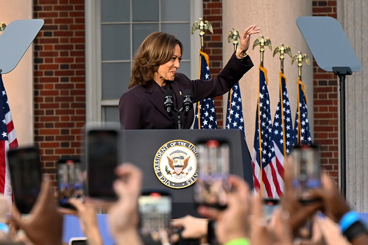    «Начиная с выдвижения кандидатом в вице-президенты Тима Уолза кампания Харрис потеряла темп, который мог бы быть, если бы она выбрала более умеренного».   
Фото: Daniel Heuer/Keystone Press Agency / www.globallookpress.com