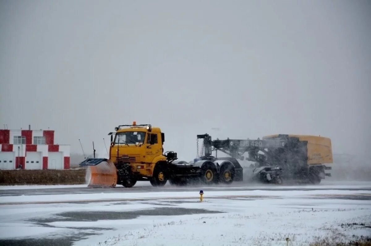    Самолет Сочи - Омск ушел на запасной аэродром в Новосибирск из-за непогоды