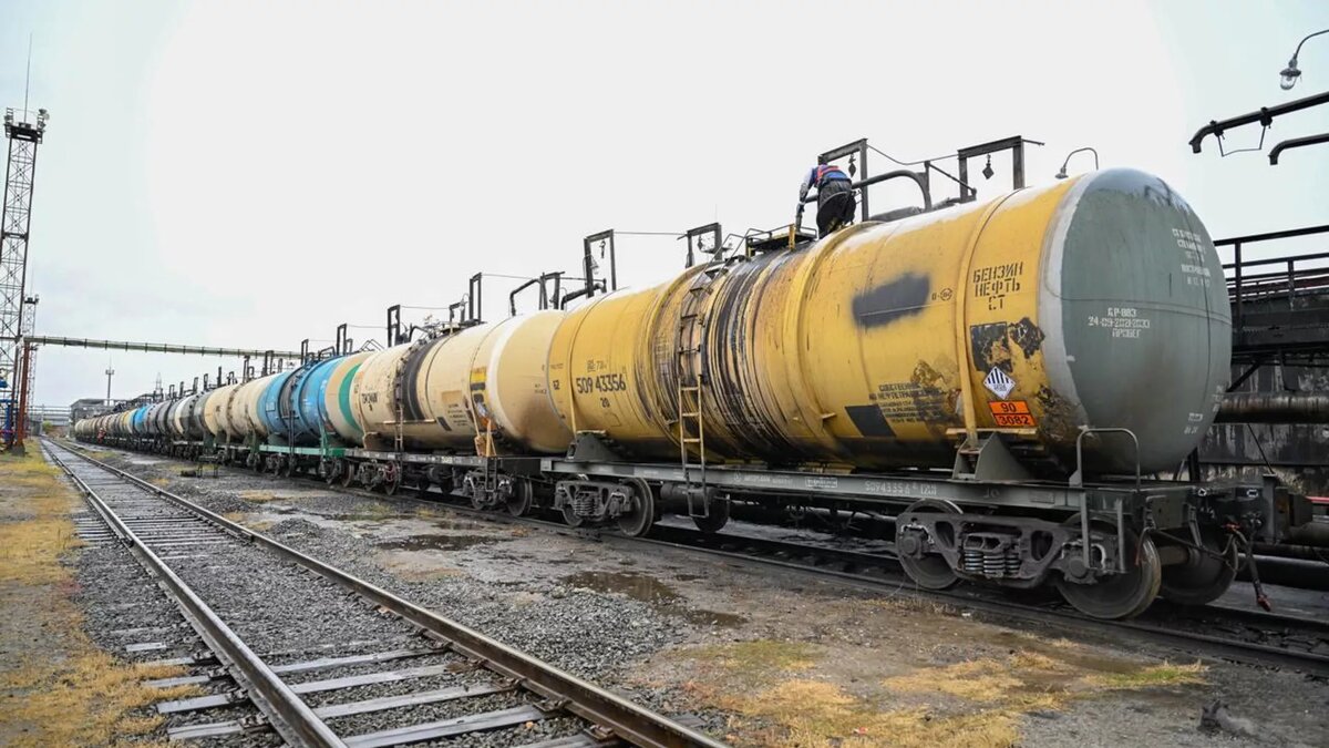 Цистерна с нефтью, Атырауский нефтеперерабатывающий завод
