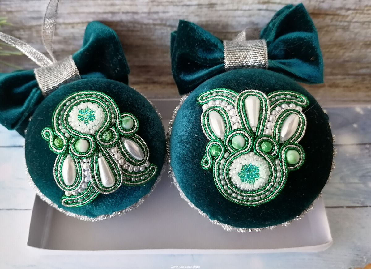 Бархатные елочные шары