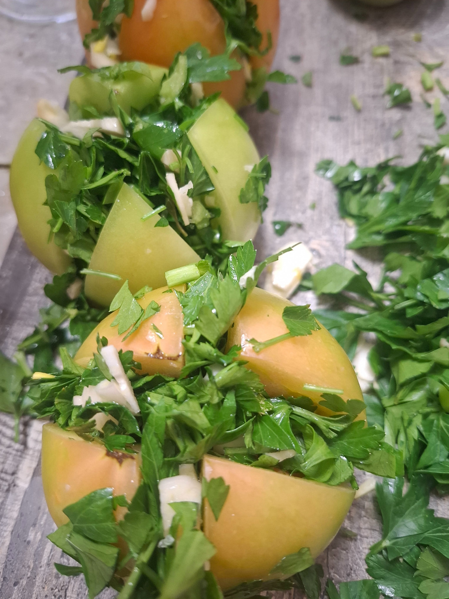 Фото автора.Засолка зелёных помидор.