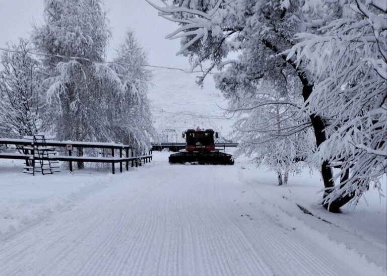    Работы по искусственному оснежению начались на горнолыжном курорте «Кувандык 365» Оренбуржье