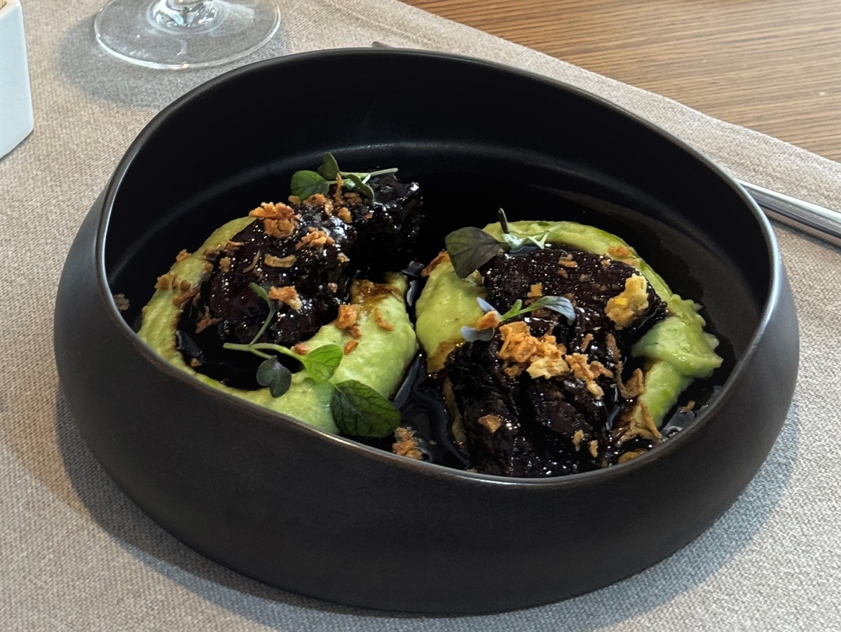 Зелёное картофельное пюре ‒ это не только необычно, но и невероятно вкусно. Обязательно попробуйте!