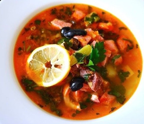 Солянка мясная.