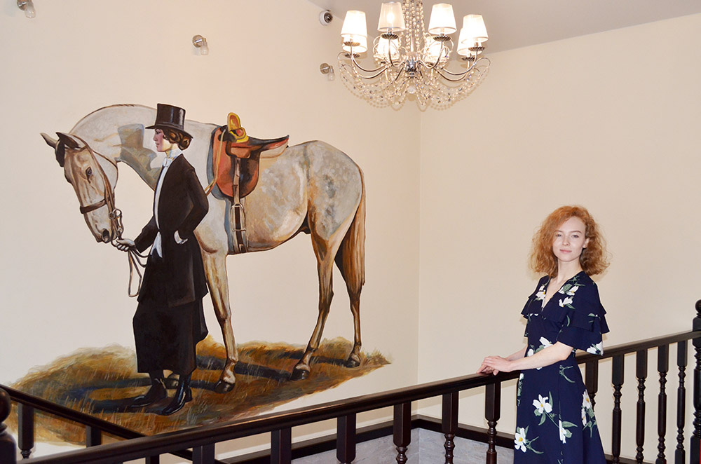 Фойе на 3 этаже гостиницы "Аристократ", Красноярск