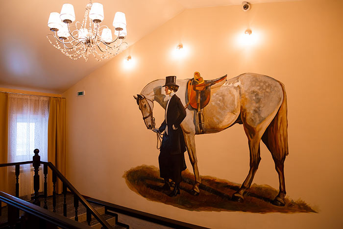 Лестница на 3 этаж в гостинице "Аристократ", Красноярск