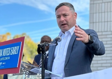    Уроженец Украины, разоблачивший скандальный разговор Трампа с Зеленским, прошёл в Конгресс США