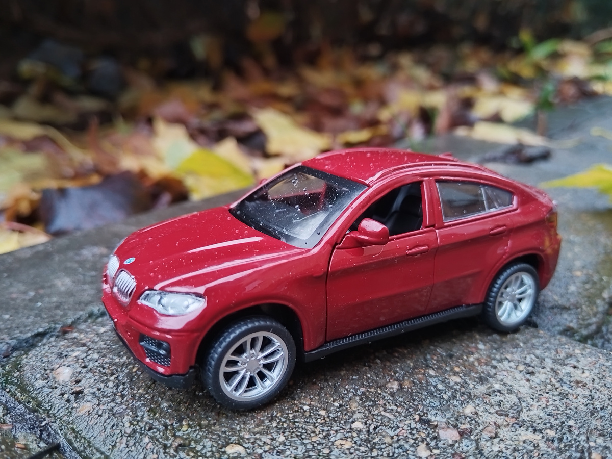 Красный цвет идет BMW Х 6