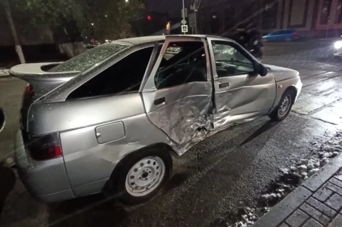    Три девушки пострадали в ДТП с двумя легковушками в Воронежской области