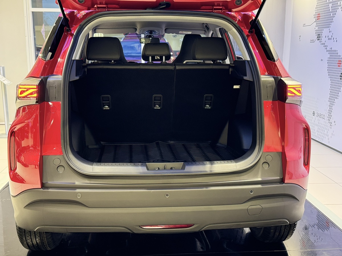 Объем багажника 340/1100 л 