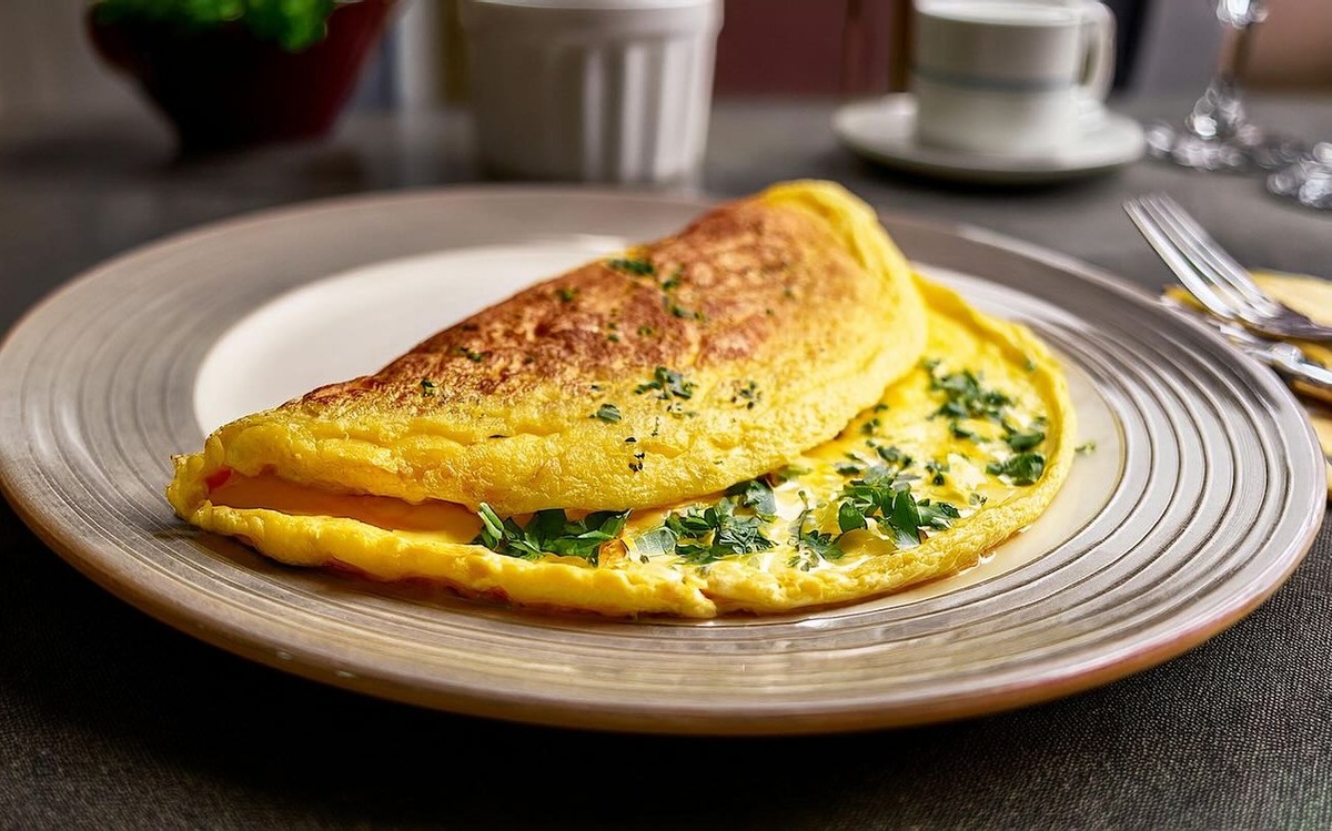 Секрет пышного омлета: что добавить для воздушности и идеального вкуса / Фото: Pogovorim.by