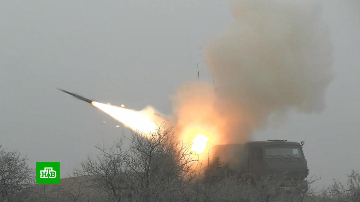    Российские военные взяли под контроль Максимовку и Антоновку в ДНР