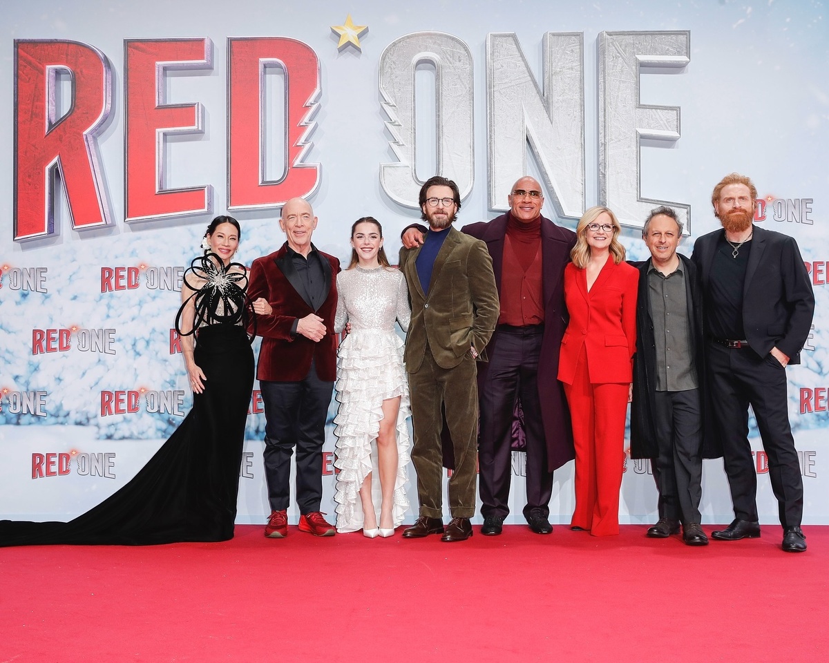 Каст фильма «Миссия: Красный»