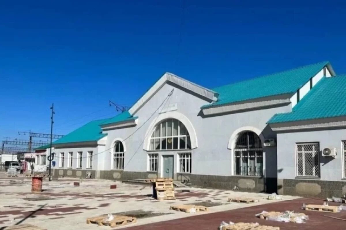    Привокзальную площадь Медногорска отремонтировали дешевыми стройматериалами