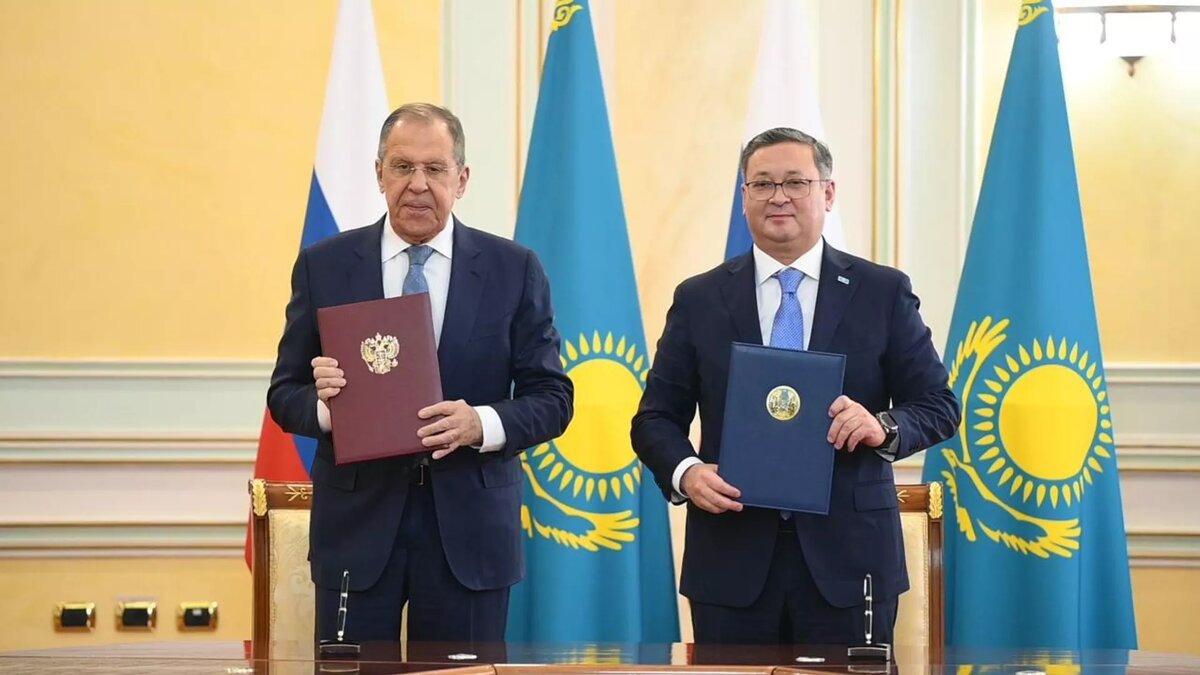 Uлавы МИД России и Казахстана Лавров и Нуртлеу подписали План мероприятий © Sputnik / Санат Имангалиев