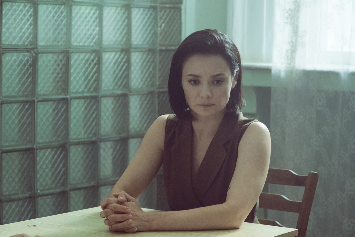 кадр из фильма. Актриса Карина Разумовская