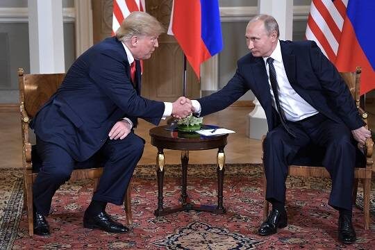    В Кремле высказались о контактах Путина с Байденом и Трампом