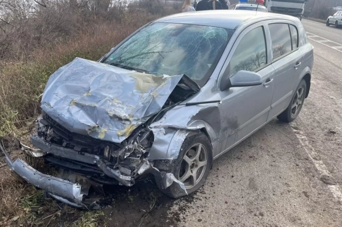    Под Воронежем в лобовом ДТП погиб водитель отечественного автомобиля