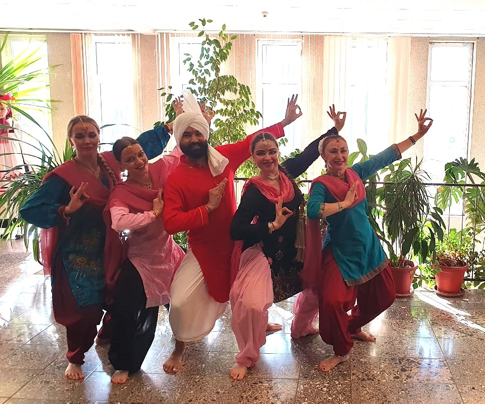 Костюмы для народного танца штата Пенджаб (Индия) "Бхангра"