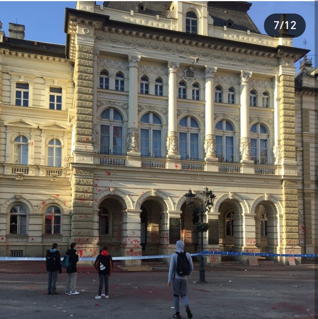 Здание мэрии в Нови Саде. Фото из интернета.