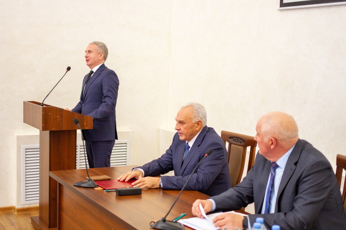    Странные фото Аннинского префекта прокомментировали в воронежском облправительстве предоставлено пресс-службой правительства Воронежской области