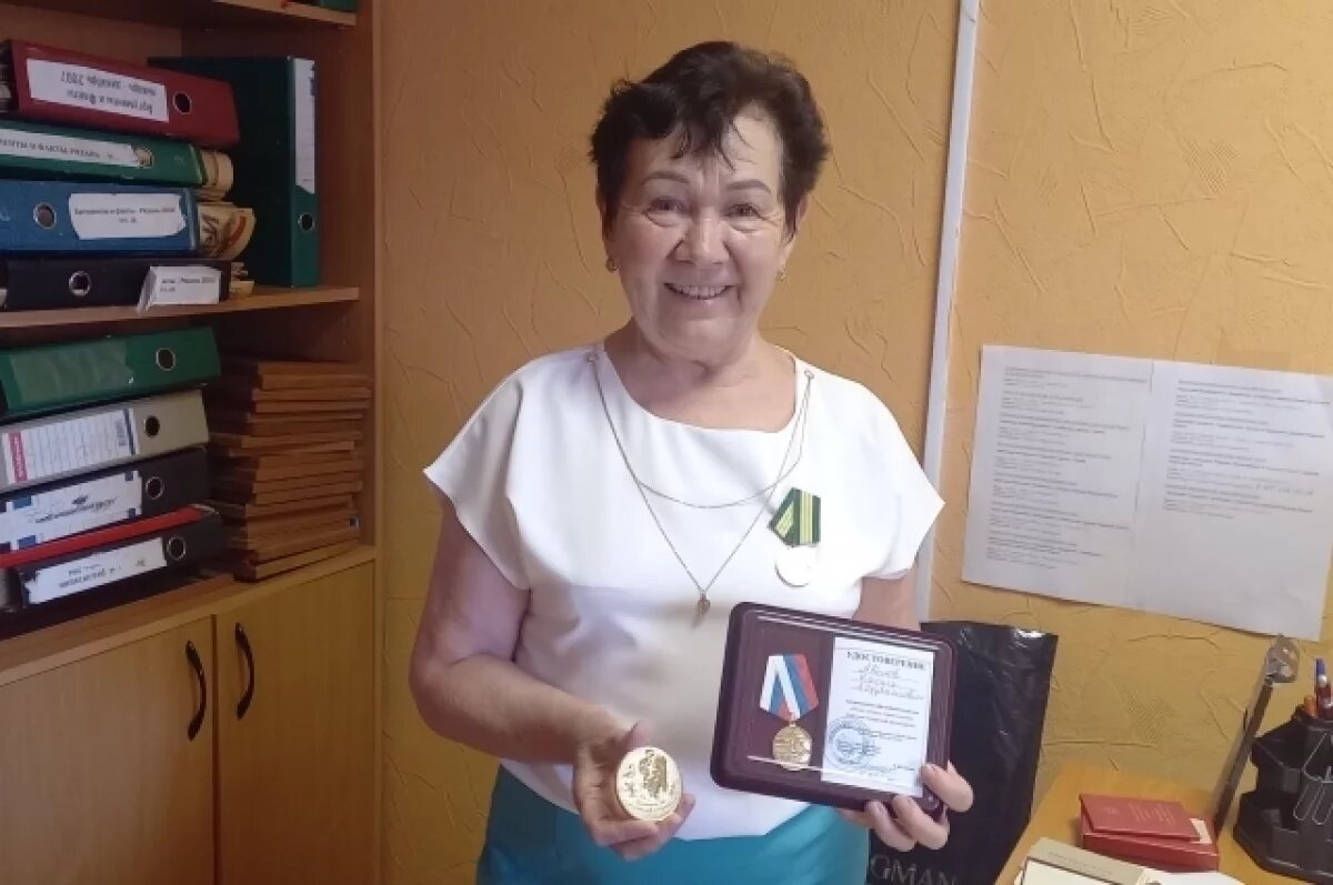    Рамзина Савушкина уехала на БАМ, едва получив диплом маляра-штукатура. Думала поработать на строительстве магистрали несколько лет, а осталась в суровых северных краях почти на 40...