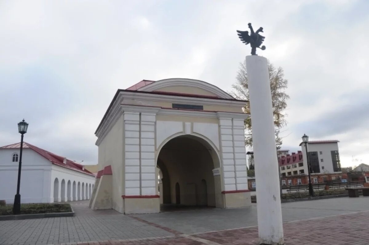    За Тобольскими воротами идут работы археологов.