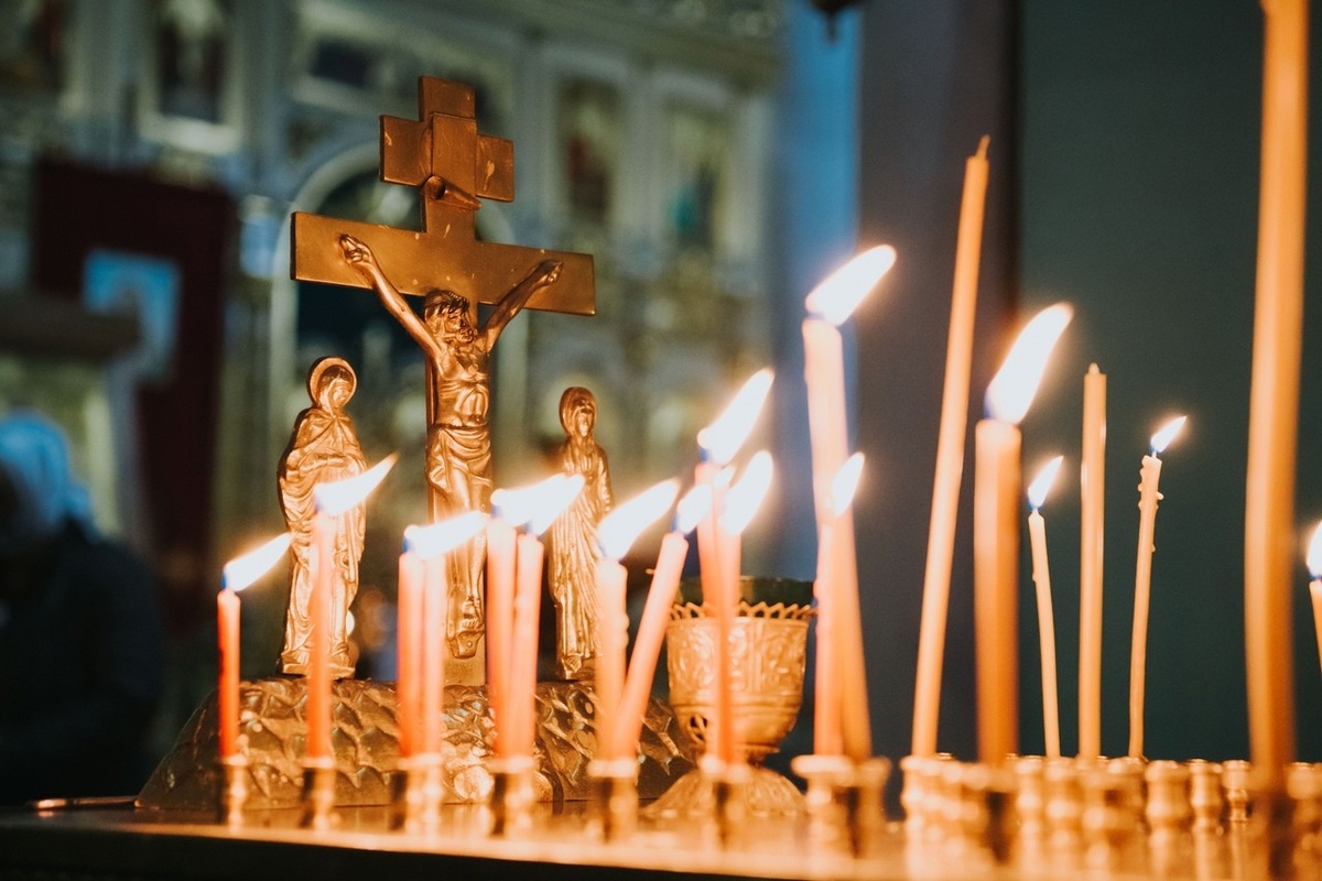    Рождественские свечи. Фото: "Республика" / Лилия Кончакова