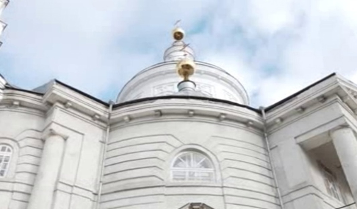    Успенский собор приграничного Рыльска в Курской области стал центром добровольчества