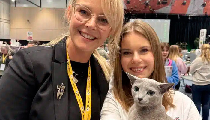 Джоанна Ковальчик с дочерью и красавцем-котом. Фото: kz.kursiv.media
