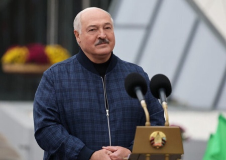    Лукашенко призвал Харрис не плакать и пообещал выдвинуть Трампа на Нобелевскую премию