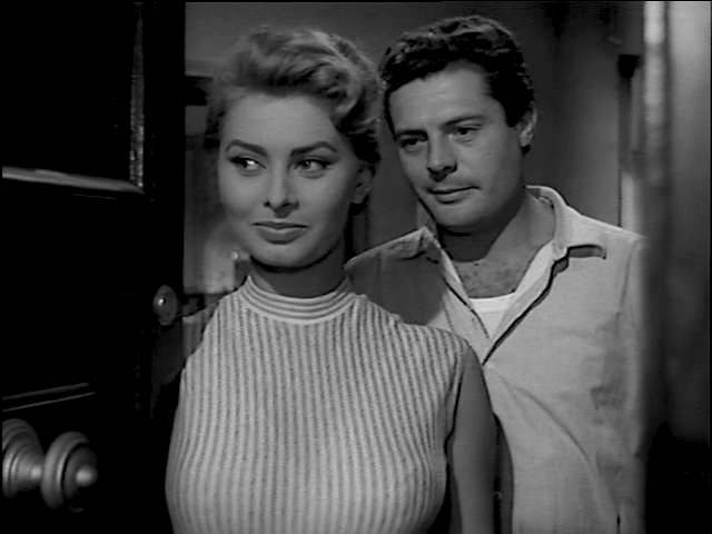 Кадр из итальянского фильма Алессандро Блазетти «Как жаль, что ты кaнaлья»