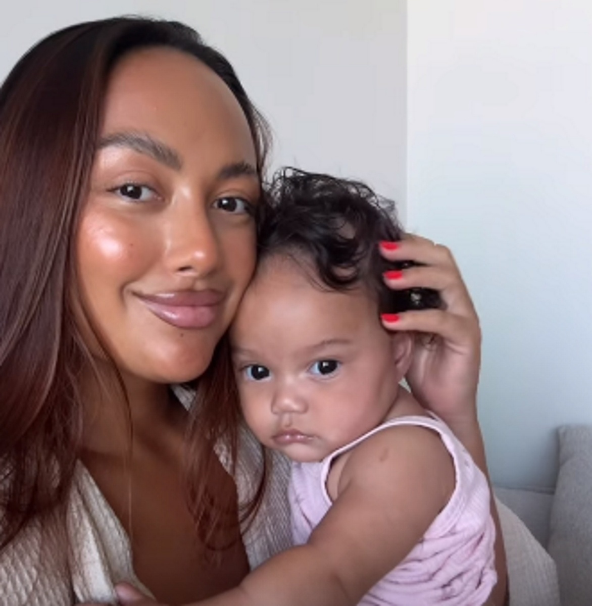 Мэри Кулешова с дочкой Кейси Мэй. Фото: соцсети героя публикации