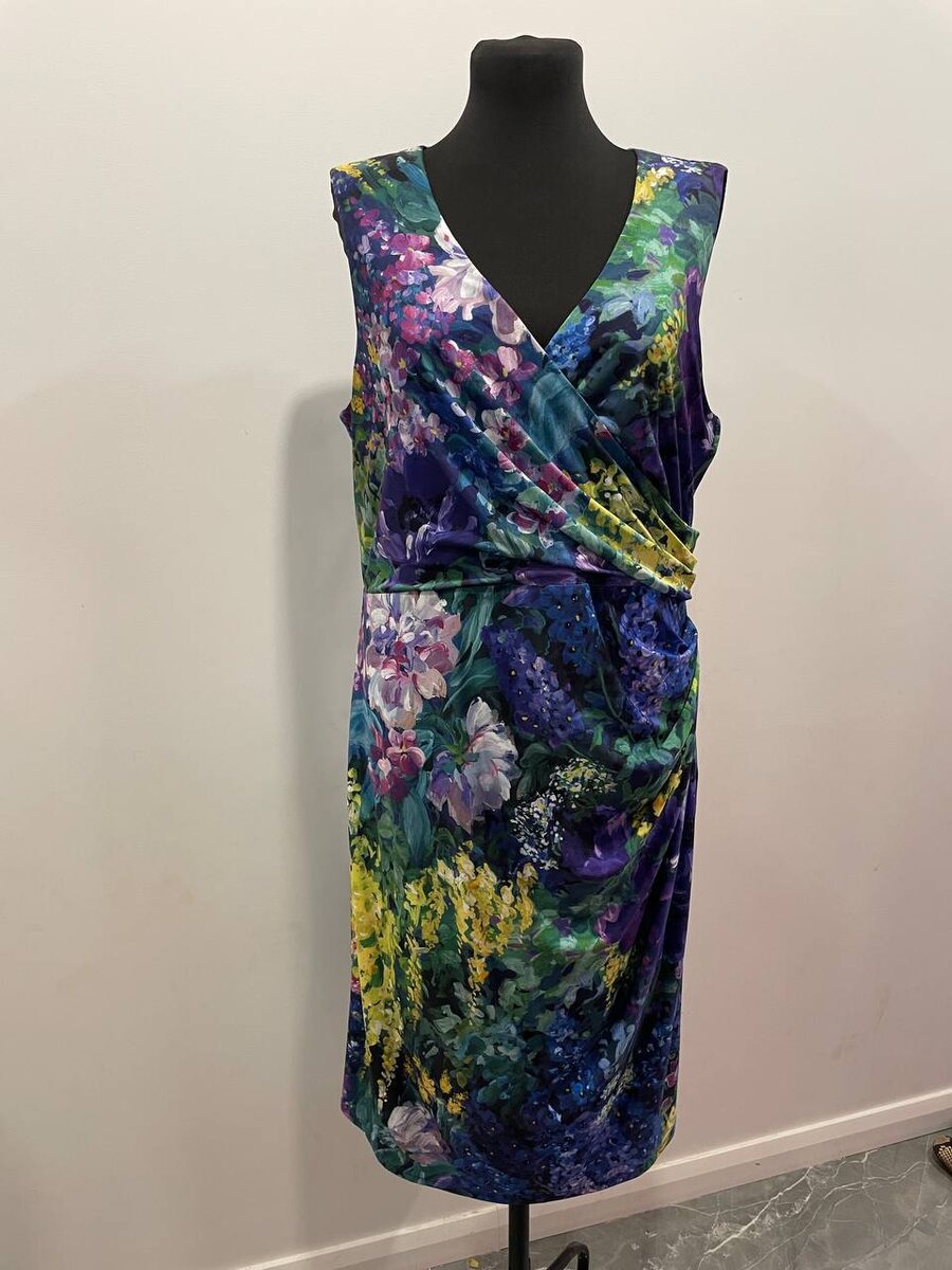 Новое платье Phase Eight (тоже дорогой бренд) с рисунком, как будто нарисованным масляными красками