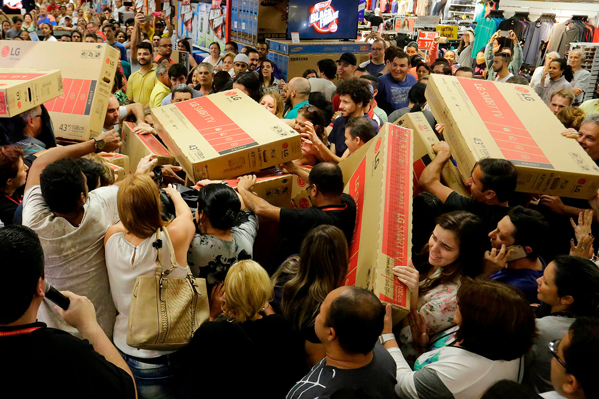 Nelson Antoine / Shutterstock / FOTODOM📷Давка во время «черной пятницы» в Сан-Паулу