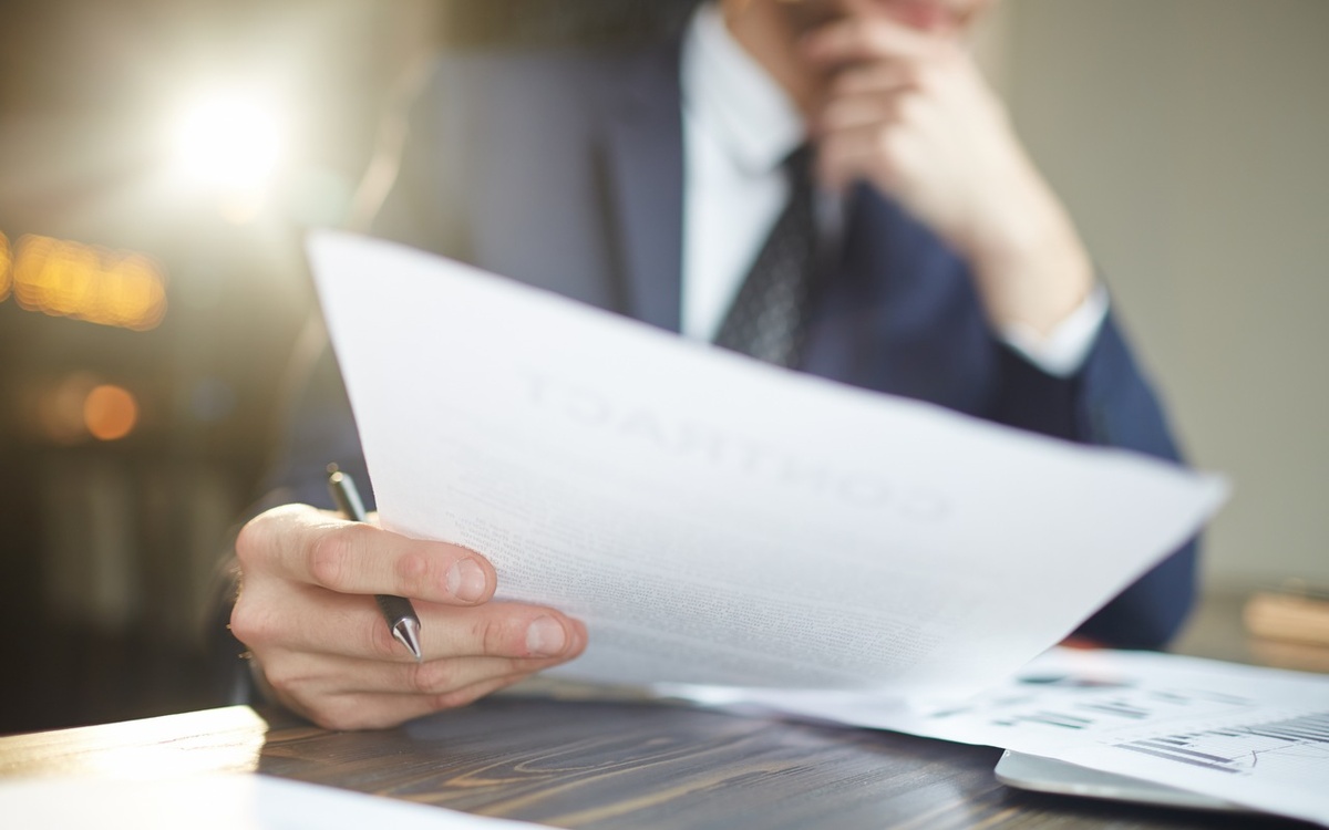    Липецкая прокуратура через суд разорвала госконтракт из-за картельного соглашения участников аукциона от pressfoto на Freepik