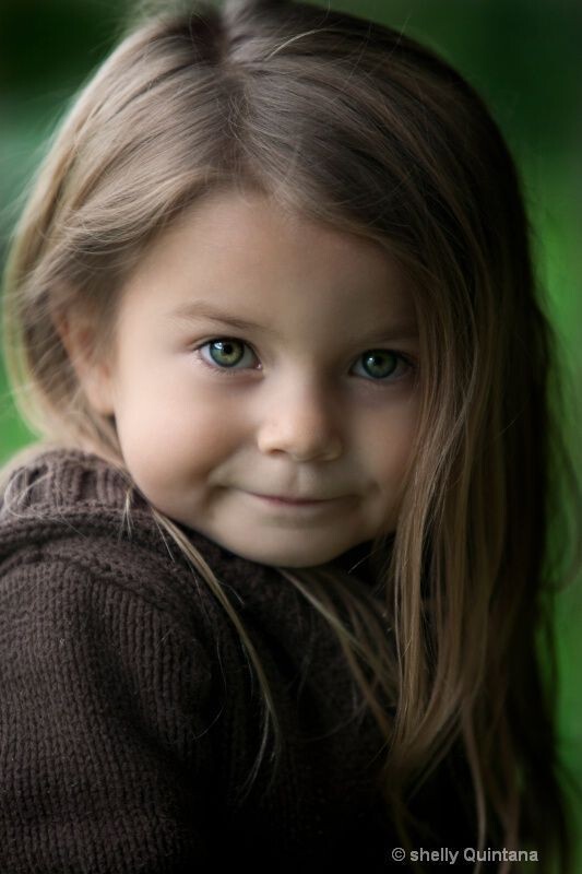 Фото из свободных источников. Очень похожа, только глаза куда зеленее