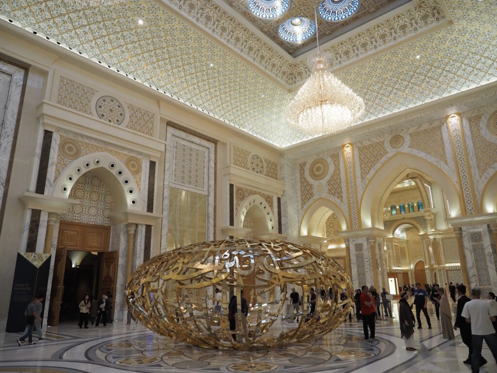 Emirates Palace, Abu Dhabi stock image. Image of furniture - 13175747